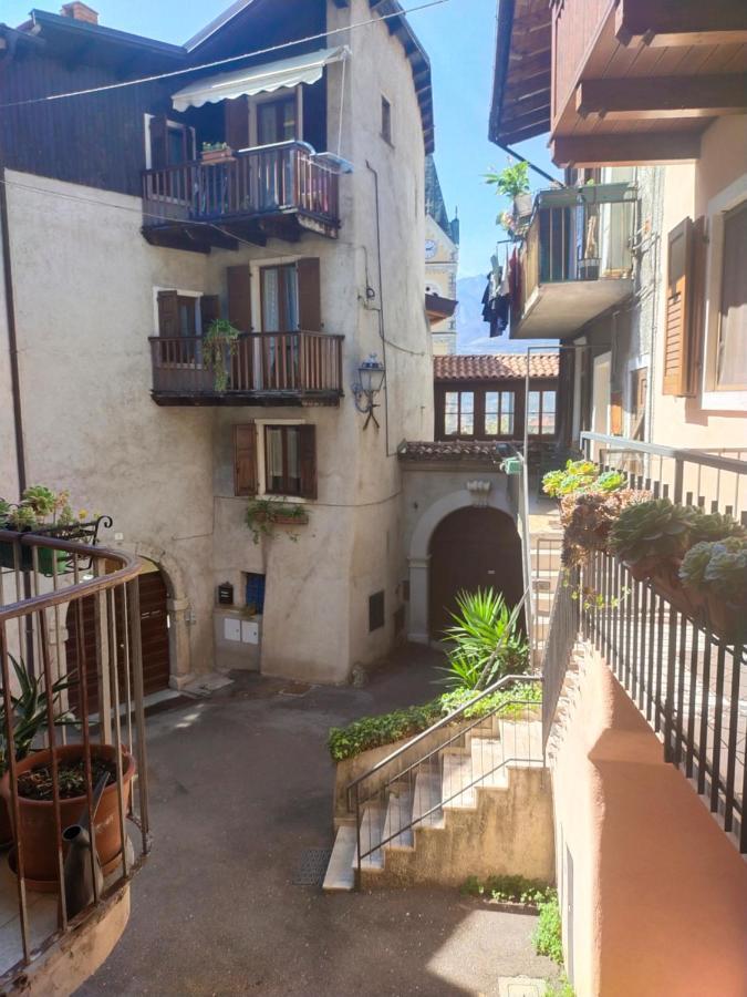 La Tana Dell'Artista Hotel Arco Luaran gambar