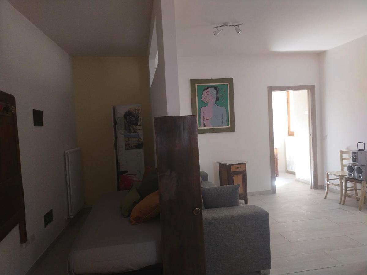 La Tana Dell'Artista Hotel Arco Luaran gambar