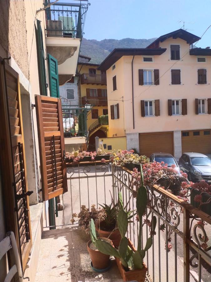 La Tana Dell'Artista Hotel Arco Luaran gambar